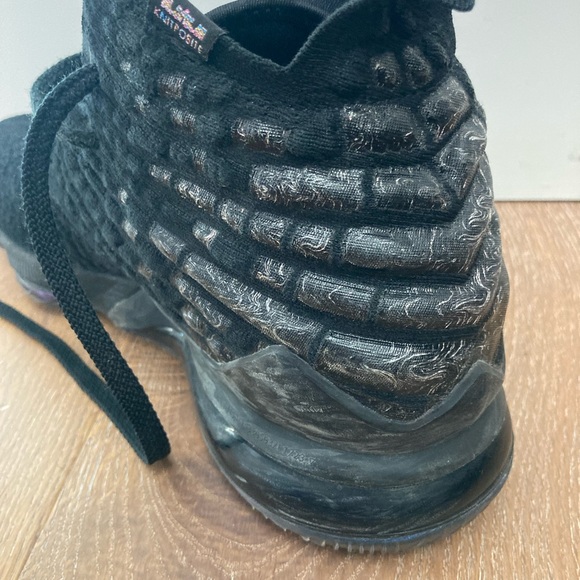 Nike LeBron’s 17 Currency - Picture 10 of 10